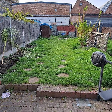 Single Bedroom Near London Seven Kings Train Station Ilford Eksteriør bilde